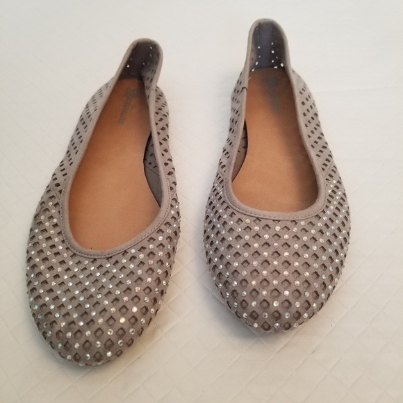 Disney Shoes - Disney Descendants Jeweled Slip Ons Size 5 Pat No 6430844